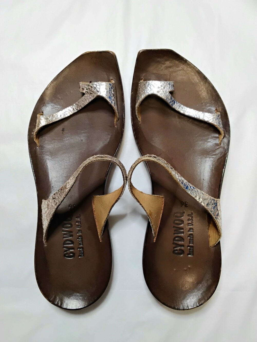 Cydwoq Leather Sandals